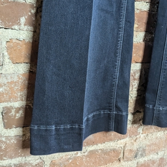 Hot in Hollywood Medium Blue Dark Wash Pull On Los Feliz Flare Jeans - Picture 2 of 11